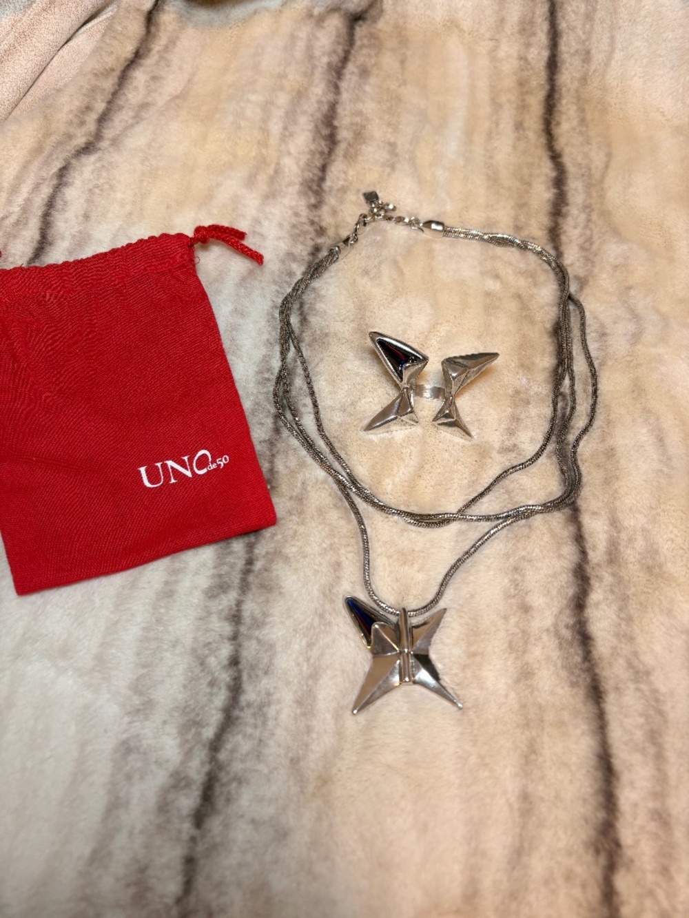 UNOde50 Shuriken Set: Size 7 Ring and Necklace